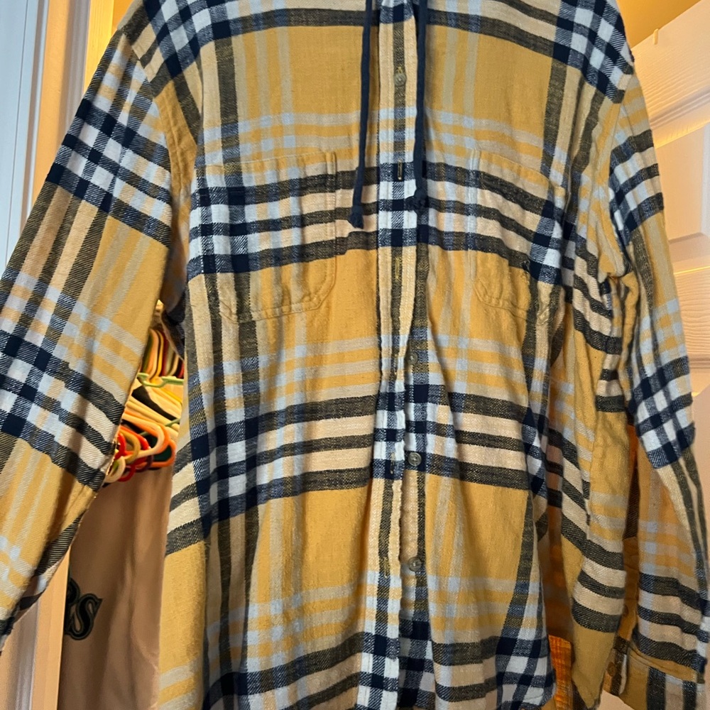 American Eagle Outfitters Yellow and Black Plaid Shirt